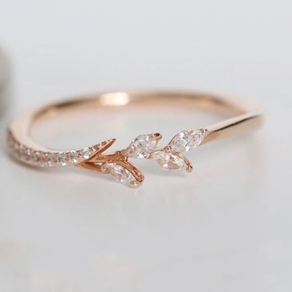 Rose Gold Leaf Ring - Picture 5 of 5